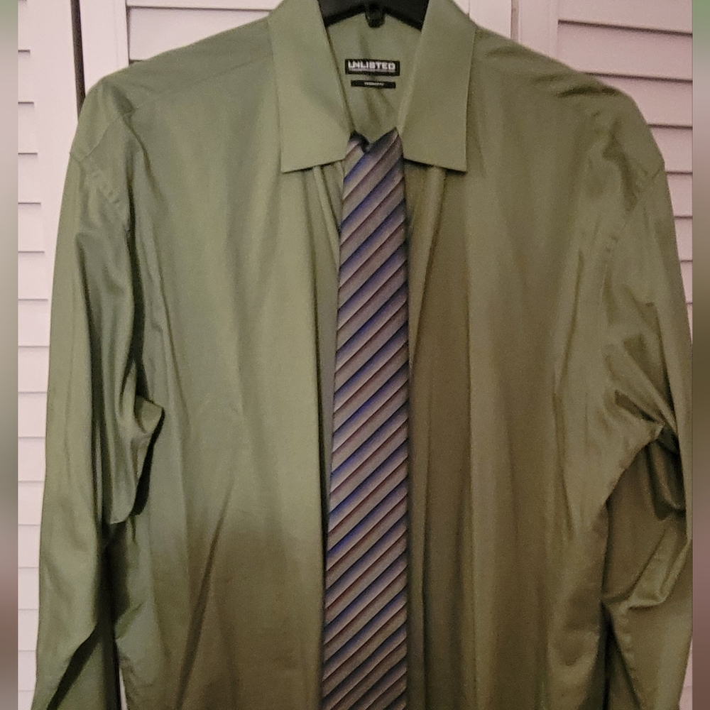 Kenneth Cole Green Dress Shirt with Subtle Stripes